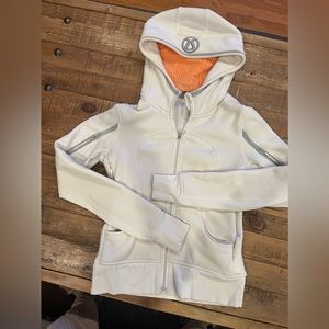 Lululemon Full-Zip Hoodie in Crème.